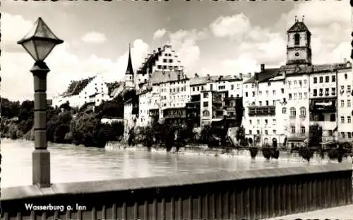 Ak Wasserburg am Inn Oberbayern, Stadtansicht, Innfluss,  Architektur, Wolken