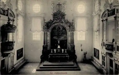 Ak Moritzburg in Sachsen, Kgl. Schlosskapelle, Innenansicht, Altar, Fenster