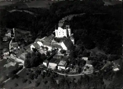 Ak Tittling im Dreiburgenland Niederbayern, Schloss Englburg, Fliegeraufnahme