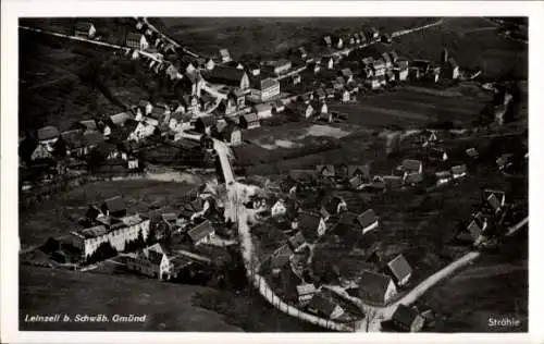 Ak Leinzell in Württemberg, Luftaufnahme von Leinzell, viele Häuser, landwirtschaftlich geprägte 