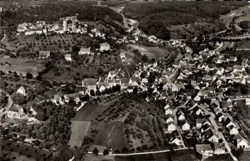 Ak Aach im Hegau, Luftaufnahme von Aach, grüne Landschaft, Häuser, sanfte Hügel
