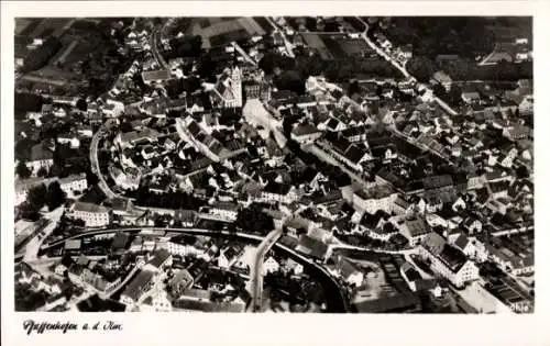 Ak Pfaffenhofen an der Ilm Oberbayern, Luftaufnahme der Stadt,  Architektur, Flüsse, Landschaft