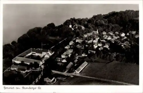 Ak Bernried am Starnberger See Oberbayern, Luftaufnahme von Bernried, Landschaft, Gebäude, Bäume