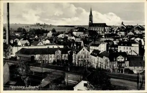 Ak Münchberg in Oberfranken Bayern, Stadtansicht von Münchberg, Kirche im Hintergrund, Wolken