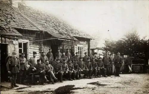 Foto Ak Lida Weißrussland, Deutsche Soldaten in Uniformen