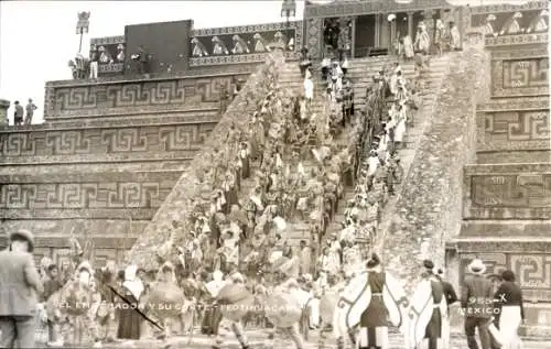 Ak Teotihuacán Mexico, Gebäude, Treppen, Besucher