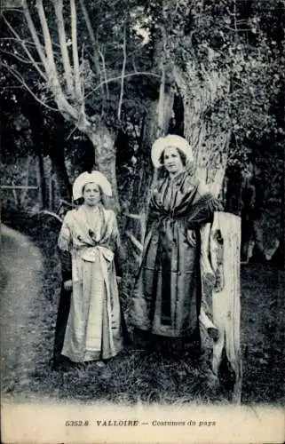 Ak Valloire Savoie, Zwei Frauen in Tracht