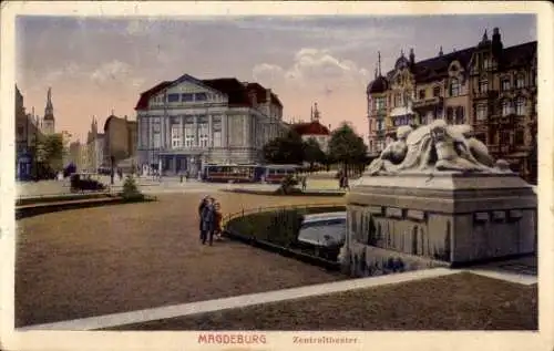 Ak Magdeburg an der Elbe, Zentraltheater, Statue
