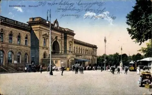 Ak Magdeburg in Sachsen Anhalt, Bahnhof, Straßenseite
