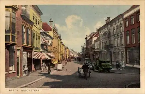 Ak Breda Nordbrabant Niederlande, zeigt eine belebte Straßenszene mit Passanten, die auf dem G...