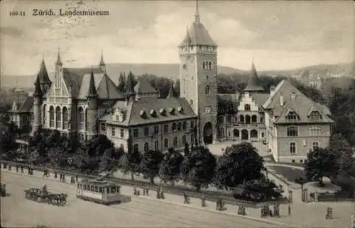 Ak Zürich Stadt Schweiz, Zürcher Landesmuseum, historische Architektur, Straßenbahn, Spaziergä...