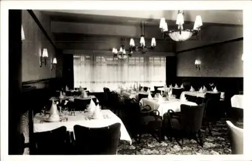 Ak Venlo Limburg Niederlande, Geräumiges Restaurant mit Tischen, Kerzenlichtern, eleganter Ein...