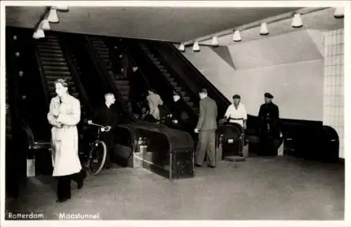 Ak Rotterdam Südholland Niederlande, Maastunnel Rolltreppe