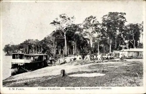 CPA Bangui, République centrafricaine, Embarquement d'Ivoire