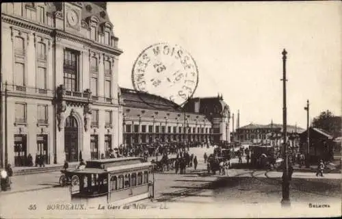 Ak Bordeaux Gironde, La Gare du Mid,  Architektur, Straßenverkehr, Menschenmenge