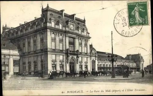 Ak Bordeaux Gironde, Bahnhofsgebäude, Hotel Terminus, Kutschen, Uhr