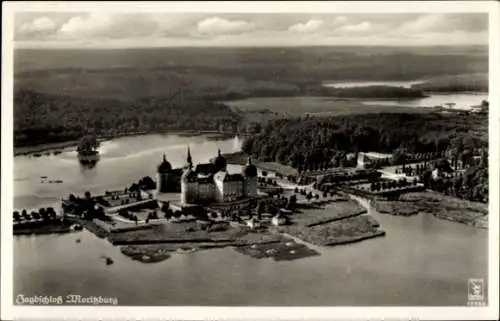 Ak Moritzburg Kreis Meißen, Fliegeraufnahme von Jagdschloss und Umgebung
