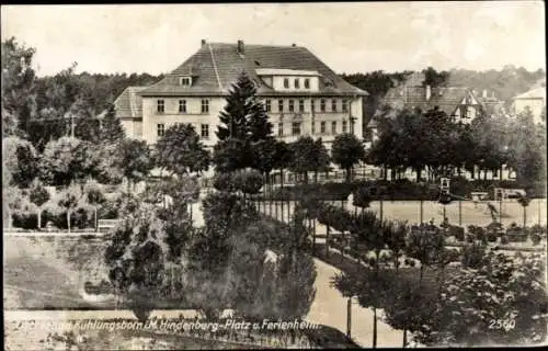 Ak Ostseebad Kühlungsborn, Vorderansicht Hotel, Parkanlagen, Ferienhaus, Landschaft