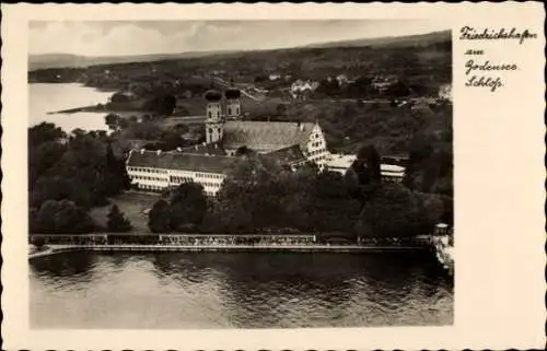 Ak Friedrichshafen am Bodensee, Luftaufnahme von Friedrichshafen am Bodensee, Schlofs angesehen, 