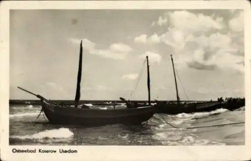 Ak Ostseebad Koserow auf Usedom, Ostseebad Koserow, Boote am Strand, Wolken, Meer