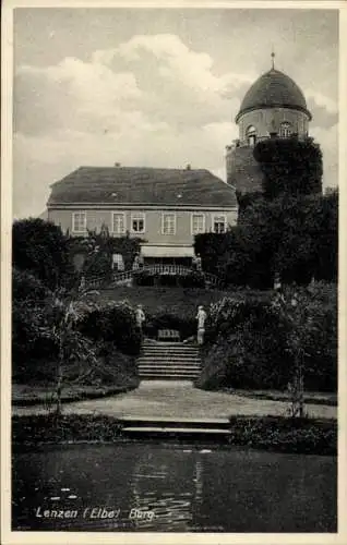 Ak Lenzen a.d. Elbe, Teilansicht der Burg von Park aus gesehen, Turm