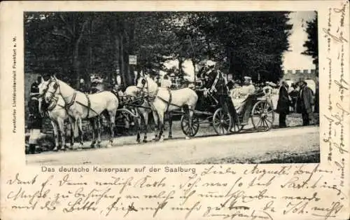 Ak Saalburg in Thüringen, Das deutsche Kaiserpaar, Pferdewagen, Parklandschaft