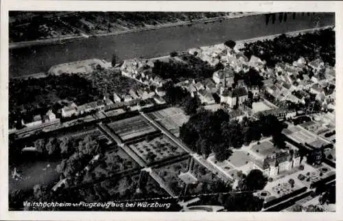 Ak Veitshöchheim in Unterfranken, Luftbild von  Nähe Würzburg, Fluss sichtbar,  Architektur