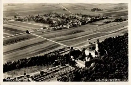 Ak Tonndorf in Thüringen, Luftaufnahme von Schloss Tonndorf, umliegendes Dorf, Felder