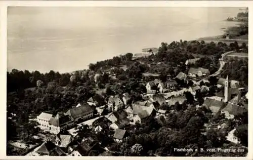Ak Fischbach Friedrichshafen am Bodensee, Luftaufnahme von Fischbach, See, Häuser, Kirche, Landsc