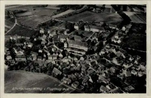 Ak Altshausen in Oberschwaben Württemberg, Luftaufnahme von  Stadtansicht, Vielfältige Landschaft