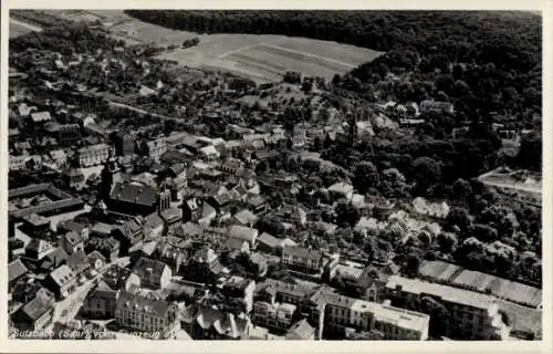 Ak Sulzbach im Saarland, Luftaufnahme von Sulzbach, Gebäude und Landschaft, Bäume