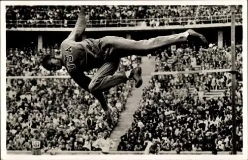 Ak Berlin, Olympische Spiele 1936, Olympiasieger im Hochsprung Cornelius Johnson