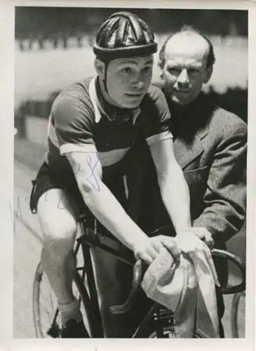 Foto Radrennfahrer Heinz Ziege im Fliegerrennen, Int. 25-Stunden-Rennen Sporthalle am Funkturm, 1950