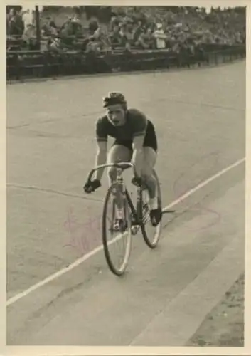 Foto Radrennfahrer H. Weinrich auf der Radrennbahn, Fahrrad, Autogramm
