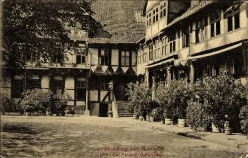 Ak Wolfenbüttel in Niedersachsen, Weinhandlung zum Ratskeller,  Architektur, idyllischer Innenhof