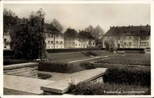 Ak Frankenthal in der Pfalz,  Saarbrückerplatz, Wohngebäude, Parkanlage, Bäume