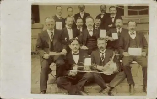 Foto Ak Gruppenbild einer Männergesangsgruppe
