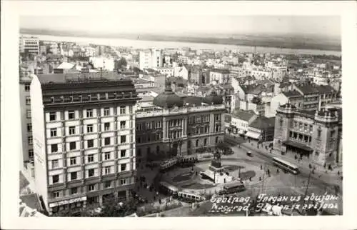 Ak Beograd Belgrad Serbien, Stadtansicht, Gebäude, Straßenbahn, Denkmal, Luftaufnahme von Beograd