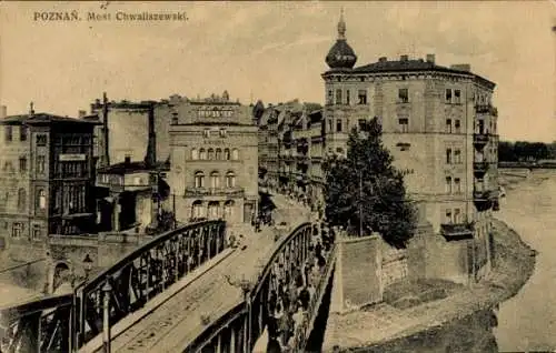 Ak Poznań Posen, Stadtansicht von  Brücke Chwaliszewski, alte Gebäude, Fluss