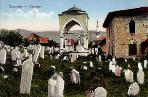 Ak Sarajevo Bosnien Herzegowina, Friedhof mit Grabsteinen, Moschee im Hintergrund, Gebirgsland...