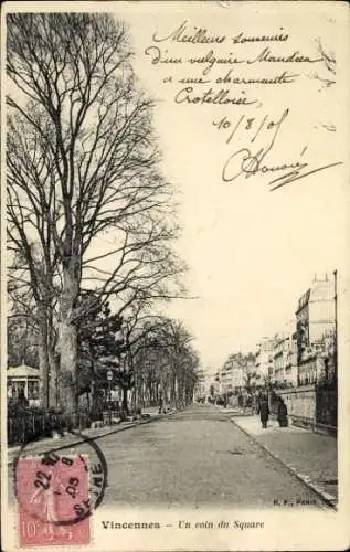 Ak Vincennes Val de Marne, Straße mit Bäumen, Gebäude im Hintergrund, Postkartenmotiv