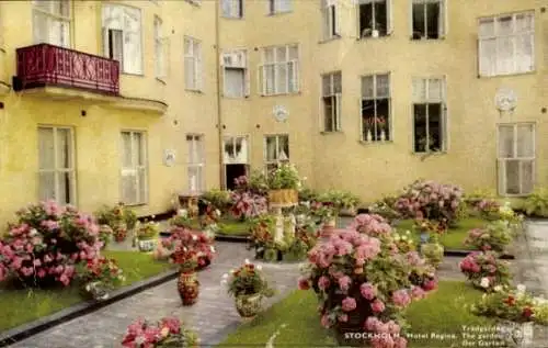 Ak Stockholm Schweden, Hotel Regina, Garten, Blumenpott, Innenhof