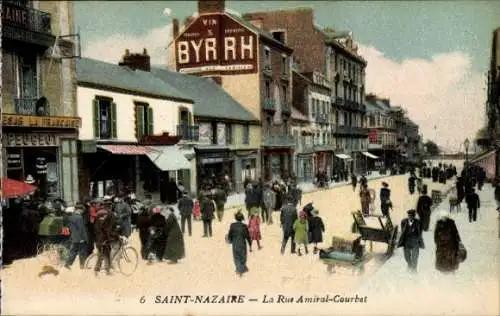 CPA Saint-Nazaire Loire Atlantique, La Rue Amiral Courbet