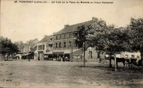Ak Pornichet Loire Atlantique, Vorderansicht des Marktplatzes,  Gebäude, Pferdefuhrwerke, Bäume