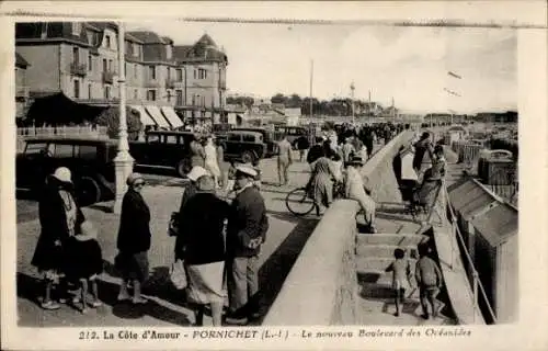 Ak Pornichet Loire Atlantique, La Côte d'Amour, Boulevard des Océanides, Strand, Menschen, Autos