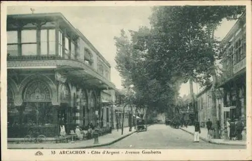 Ak Arcachon Gironde, Historische Straße, Gebäude, Bäume, Fahrradfahrer, Verkehr