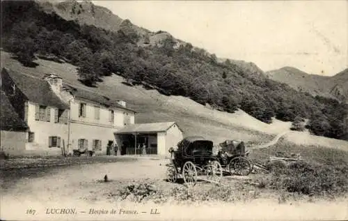Ak Luchon Haute Garonne, Hospice de France, Landschaft, Kutschen, Berge