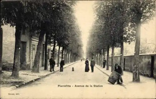 Ak Pierrefitte Seine Saint Denis, Avenue de la Station, Mann mit Fass