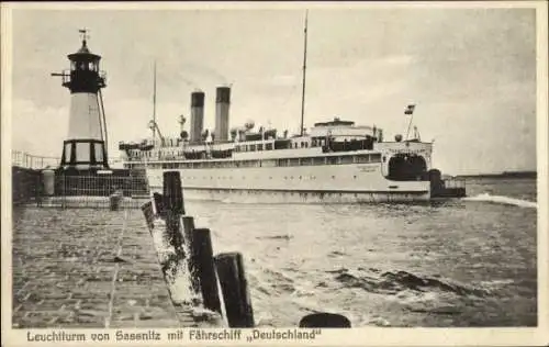 Ak Sassnitz auf Rügen, Leuchtturm, Fährschiff Deutschland, Hafen, Wasser