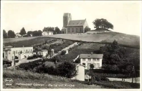 Ak Ostseebad Göhren auf Rügen, Hügel, Kirche, Wohnhäuser, Landschaft, Ostseebad Göhren